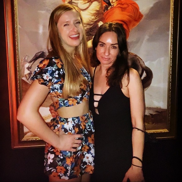 Meet your Posher, Larisa. Teacher and grad student selling some cute clothes. - Picture 9 of 12